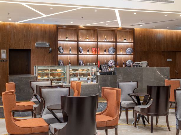 Imagen del bar/restaurante del Hotel DoubleTree by Hilton Makkah Aziziyah. Foto 2
