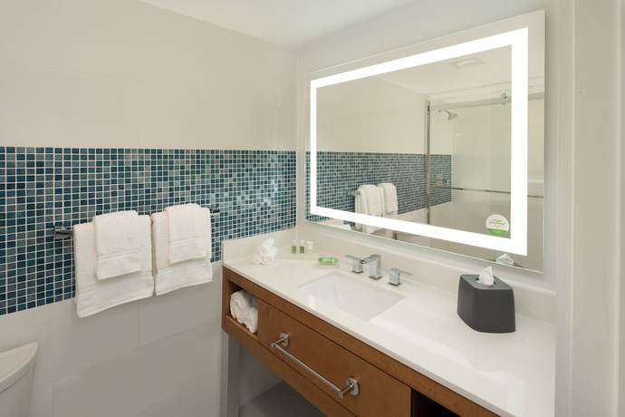 Imagen de la habitación del Hotel DoubleTree by Hilton Miami North I-95, FL. Foto 4