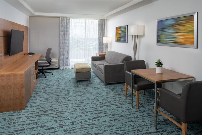 Imagen de la habitación del Hotel DoubleTree by Hilton Miami North I-95, FL. Foto 7