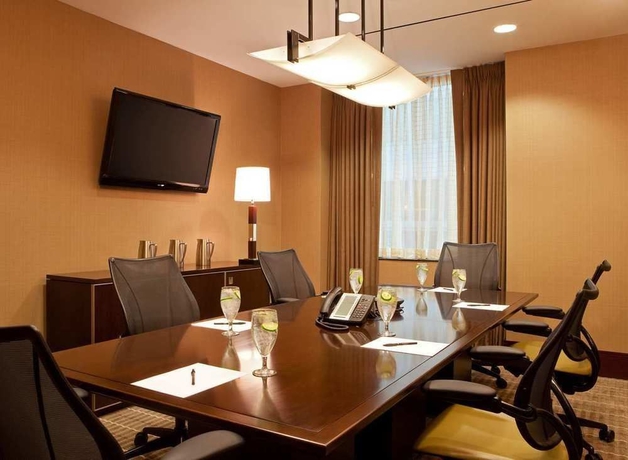 Imagen de los interiores del Hotel DoubleTree by Hilton New York Downtown. Foto 11