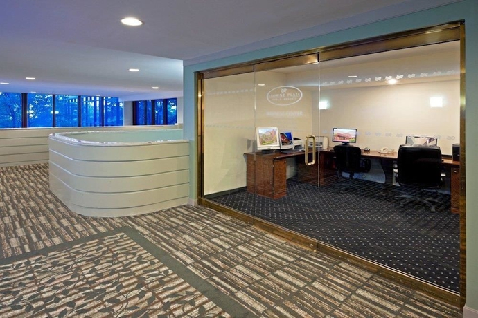 Imagen de los interiores del Hotel DoubleTree by Hilton New York LaGuardia Airport. Foto 9