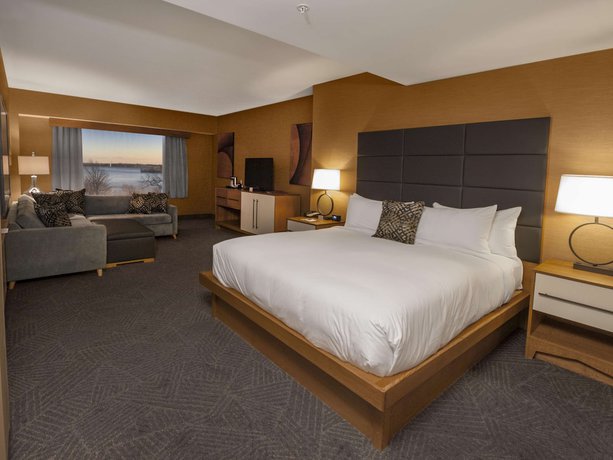 Imagen de la habitación del Hotel DoubleTree by Hilton Niagara Falls New York. Foto 5