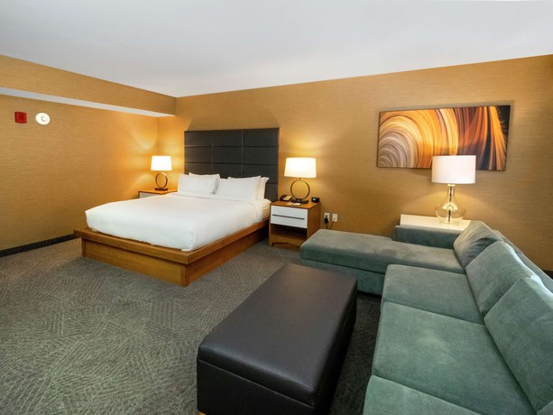 Imagen de la habitación del Hotel DoubleTree by Hilton Niagara Falls New York. Foto 9