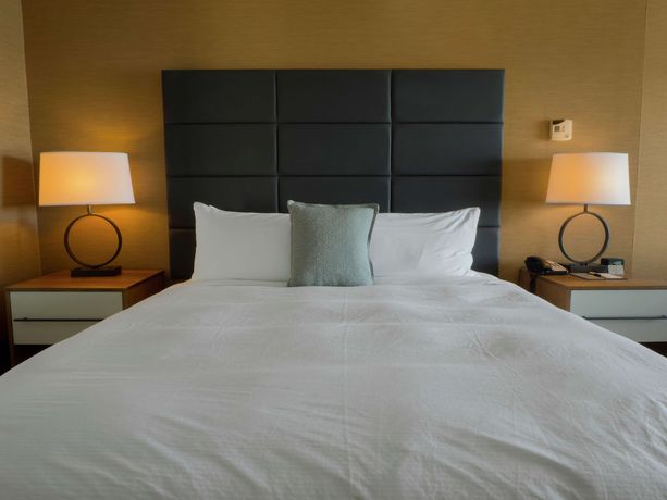 Imagen de la habitación del Hotel DoubleTree by Hilton Niagara Falls New York. Foto 10