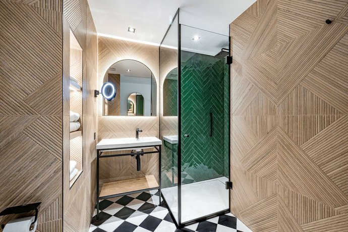 Imagen de la habitación del Hotel DoubleTree by Hilton Nice Centre Iconic, France. Foto 9