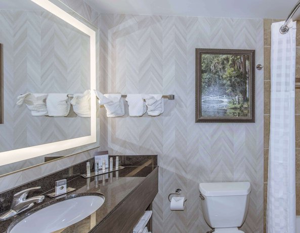 Imagen de la habitación del Hotel DoubleTree by Hilton North Charleston - Convention Center. Foto 9