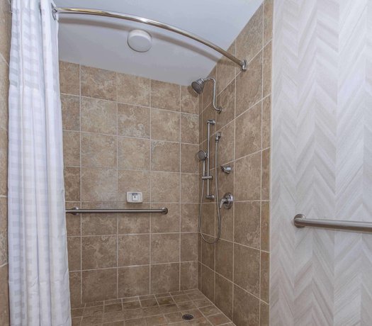 Imagen de la habitación del Hotel DoubleTree by Hilton North Charleston - Convention Center. Foto 12