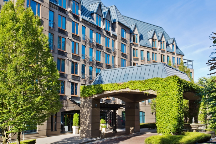 Imagen de los exteriores del Hotel DoubleTree by Hilton North Vancouver. Foto 5