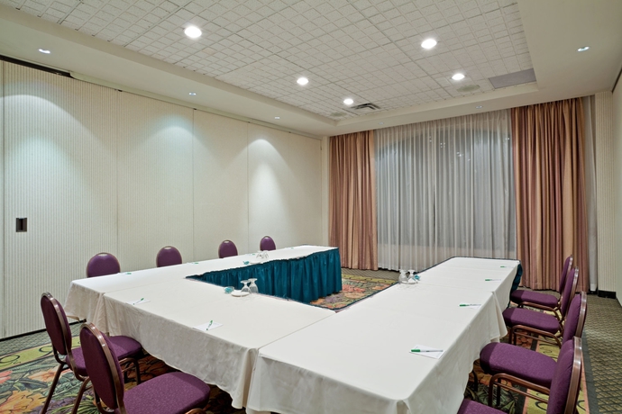 Imagen de los interiores del Hotel DoubleTree by Hilton North Vancouver. Foto 11