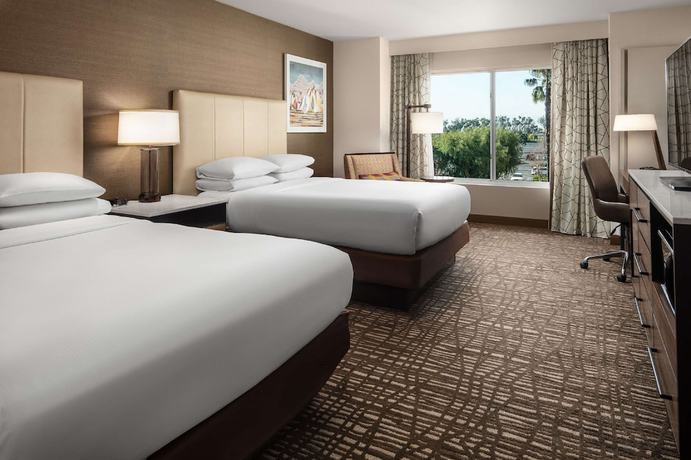 Imagen de la habitación del Hotel DoubleTree by Hilton Ontario Airport. Foto 5