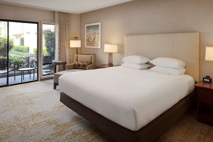 Imagen de la habitación del Hotel DoubleTree by Hilton Ontario Airport. Foto 6