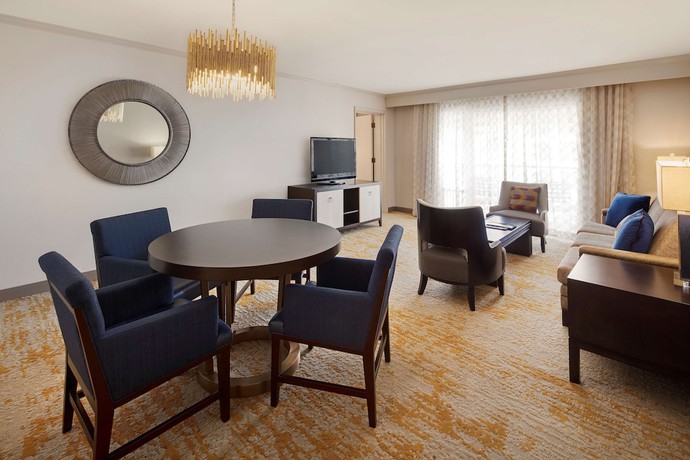 Imagen de la habitación del Hotel DoubleTree by Hilton Ontario Airport. Foto 15