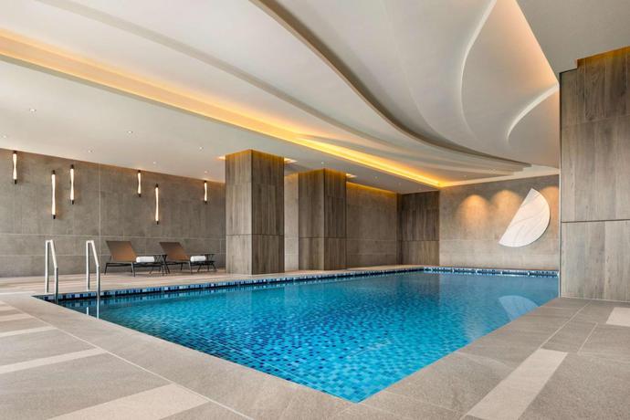 Imagen de la piscina del Hotel DoubleTree by Hilton Osaka Castle. Foto 13