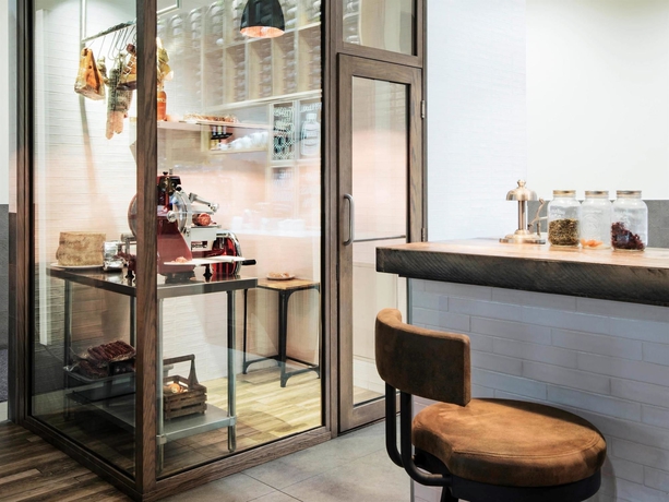 Imagen del bar/restaurante del Hotel DoubleTree by Hilton Ottawa Downtown. Foto 8