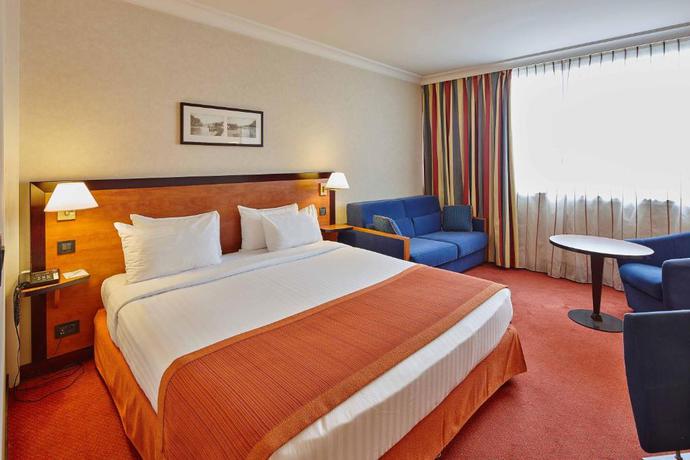 Imagen general del Hotel DoubleTree by Hilton Paris Bougival. Foto 9