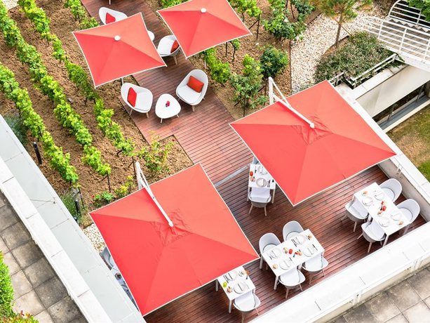 Imagen del bar/restaurante del Hotel DoubleTree by Hilton Paris Boulogne. Foto 5