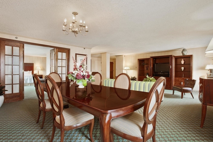 Imagen de la habitación del Hotel DoubleTree by Hilton Philadelphia Airport. Foto 6