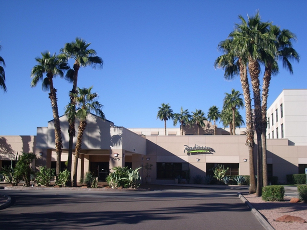 Imagen de los exteriores del Hotel DoubleTree by Hilton Phoenix Chandler. Foto 7