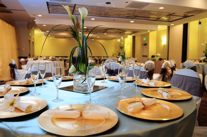Imagen de los interiores del Hotel DoubleTree by Hilton Phoenix Chandler. Foto 10