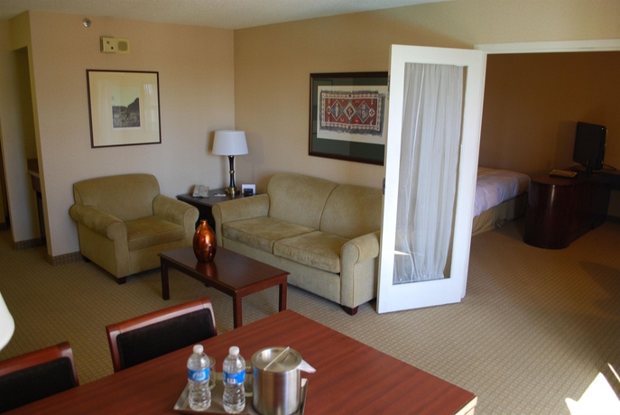 Imagen de los interiores del Hotel DoubleTree by Hilton Phoenix Chandler. Foto 14
