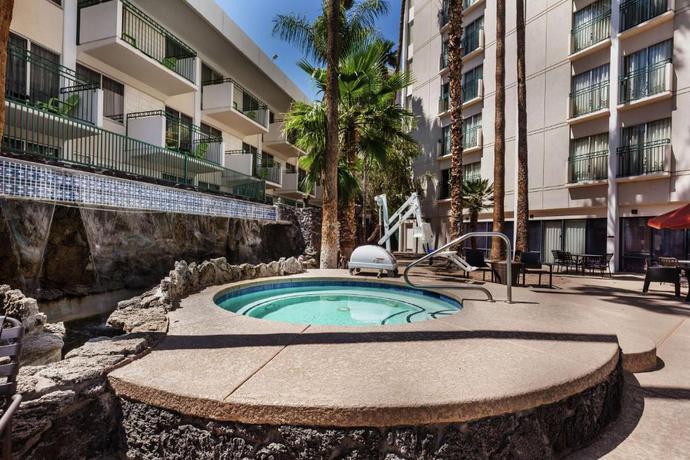 Imagen general del Hotel DoubleTree by Hilton Phoenix Midtown. Foto 6