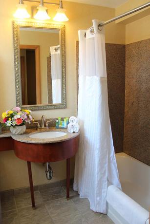 Imagen de la habitación del Hotel DoubleTree by Hilton Providence Airport Warwick. Foto 8