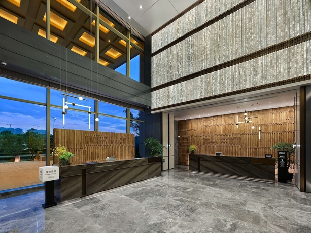 Imagen de los interiores del Hotel DoubleTree by Hilton Qidong, China. Foto 19