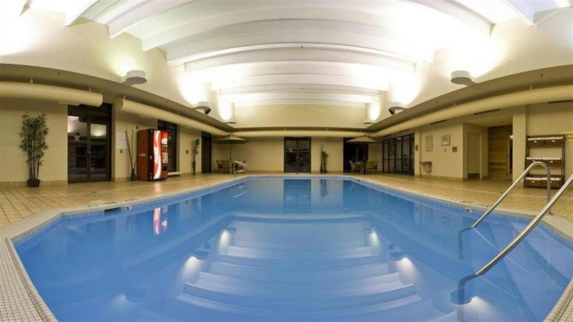 Imagen de la piscina del Hotel DoubleTree by Hilton Rapid City Downtown Convention Center. Foto 12