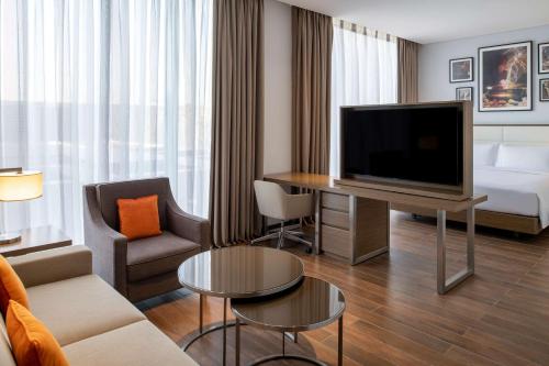 Imagen de la habitación del Hotel DoubleTree by Hilton Riyadh Financial District. Foto 7