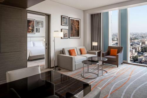 Imagen de la habitación del Hotel DoubleTree by Hilton Riyadh Financial District. Foto 8