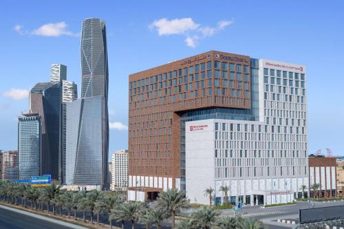 Imagen de los exteriores del Hotel DoubleTree by Hilton Riyadh Financial District. Foto 9