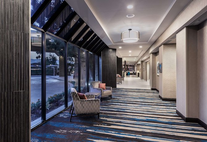 Imagen de los interiores del Hotel DoubleTree by Hilton San Bernardino. Foto 14