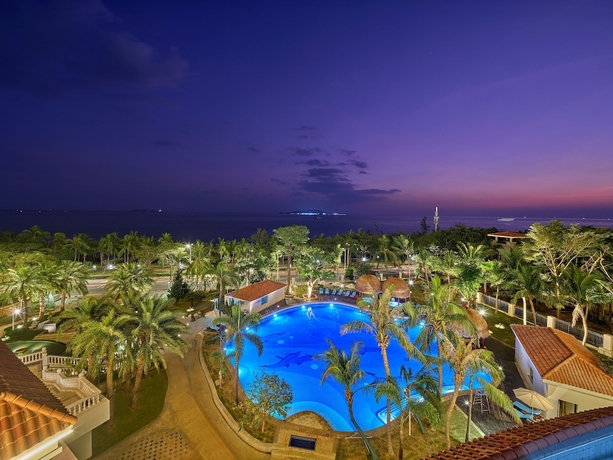 Imagen de la piscina del Hotel DoubleTree by Hilton Sanya Bay. Foto 10