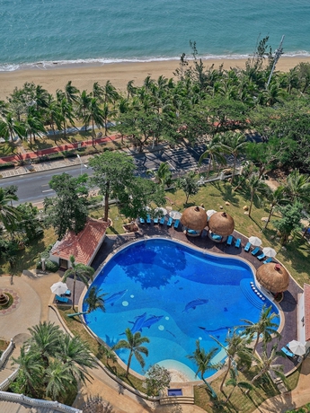 Imagen de la piscina del Hotel DoubleTree by Hilton Sanya Bay. Foto 11