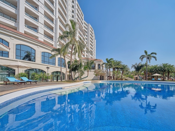 Imagen de la piscina del Hotel DoubleTree by Hilton Sanya Bay. Foto 12