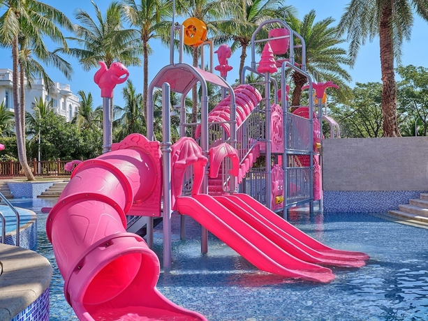 Imagen de la piscina del Hotel DoubleTree by Hilton Sanya Bay. Foto 15