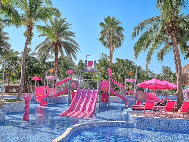 Imagen de la piscina del Hotel DoubleTree by Hilton Sanya Bay. Foto 16