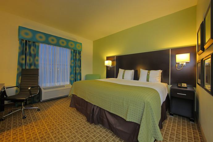 Imagen de la habitación del Hotel DoubleTree by Hilton Sarasota Bradenton Airport. Foto 8