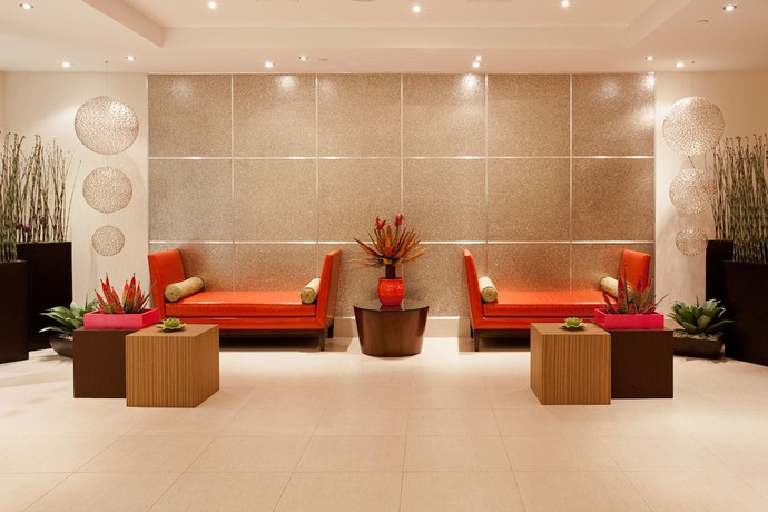 Imagen de los interiores del Hotel DoubleTree by Hilton Sarasota Bradenton Airport. Foto 16