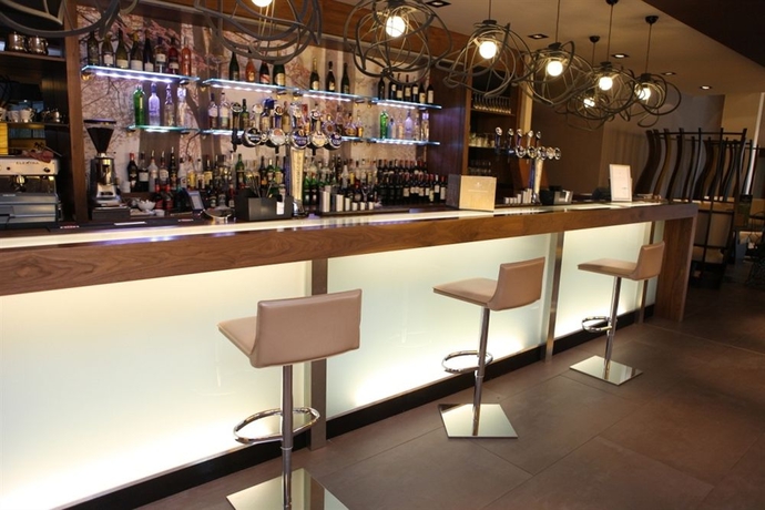 Imagen del bar/restaurante del Hotel DoubleTree by Hilton Sheffield City. Foto 3