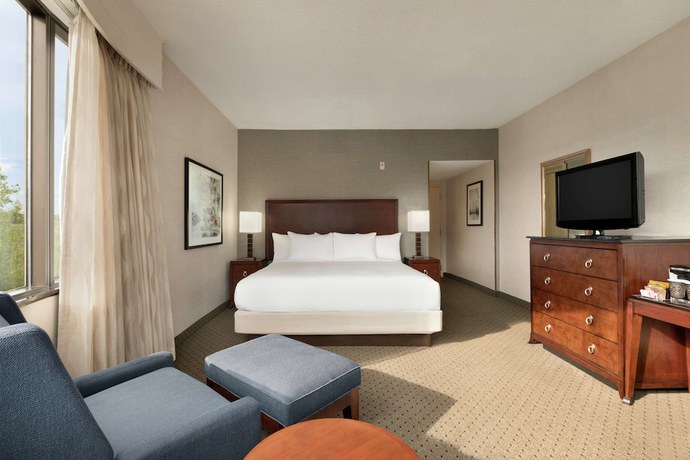 Imagen de la habitación del Hotel DoubleTree by Hilton South Charlotte Tyvola. Foto 5