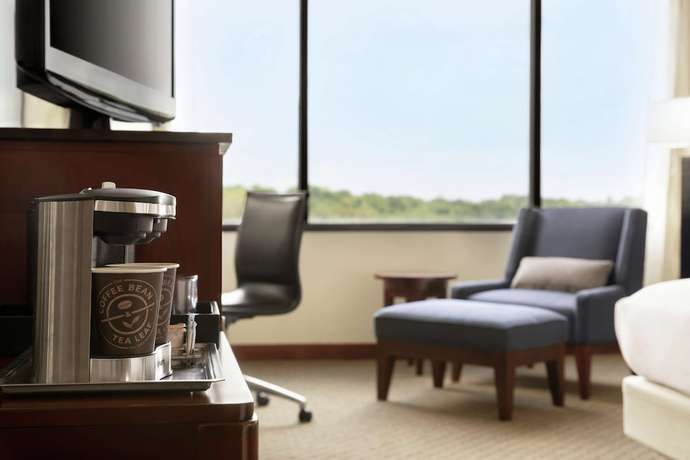 Imagen de la habitación del Hotel DoubleTree by Hilton South Charlotte Tyvola. Foto 10