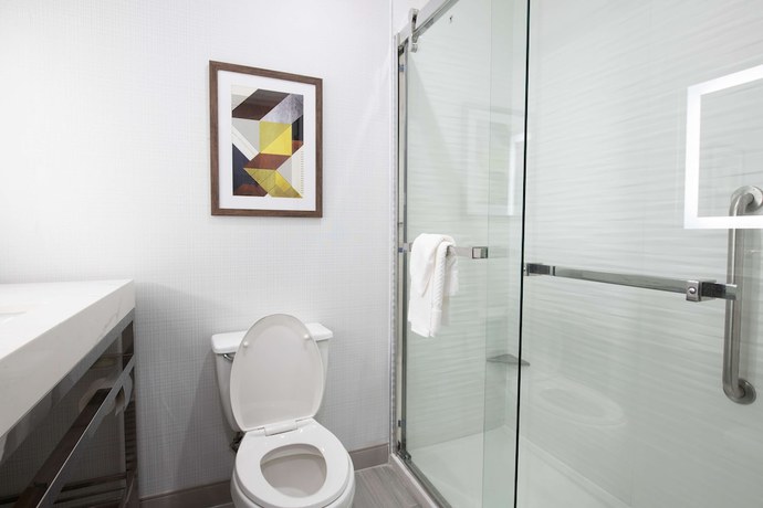 Imagen de la habitación del Hotel DoubleTree by Hilton Sulphur Lake Charles. Foto 2