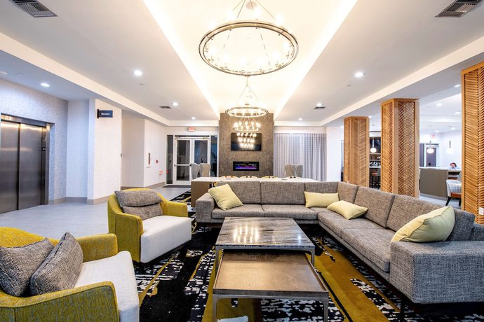 Imagen de los interiores del Hotel DoubleTree by Hilton Sulphur Lake Charles. Foto 15