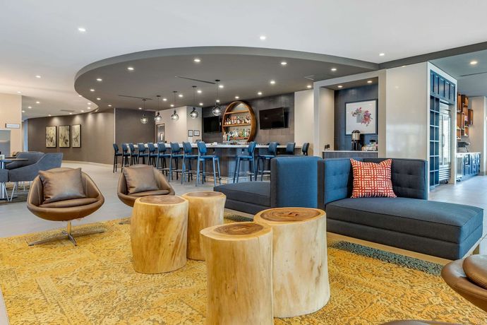 Imagen de los interiores del Hotel DoubleTree by Hilton Summerville Nexton. Foto 14