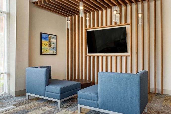 Imagen de los interiores del Hotel DoubleTree by Hilton Summerville Nexton. Foto 15