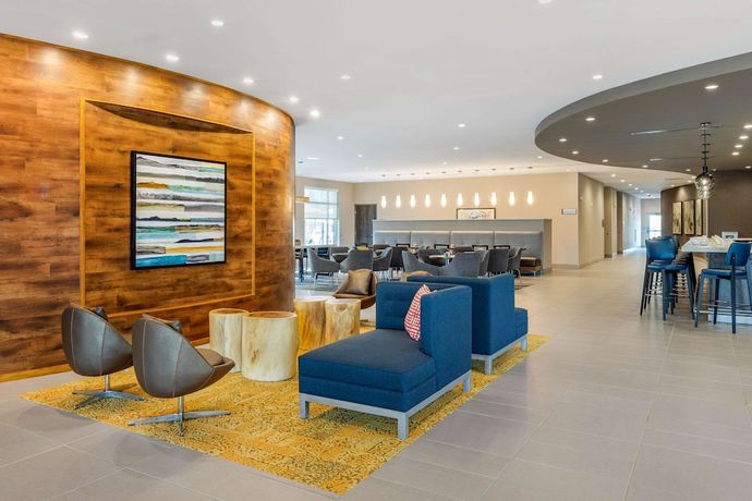 Imagen de los interiores del Hotel DoubleTree by Hilton Summerville Nexton. Foto 16