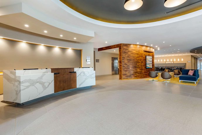 Imagen de los interiores del Hotel DoubleTree by Hilton Summerville Nexton. Foto 18