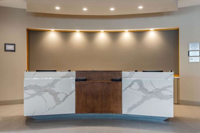 Imagen de los interiores del Hotel DoubleTree by Hilton Summerville Nexton. Foto 19