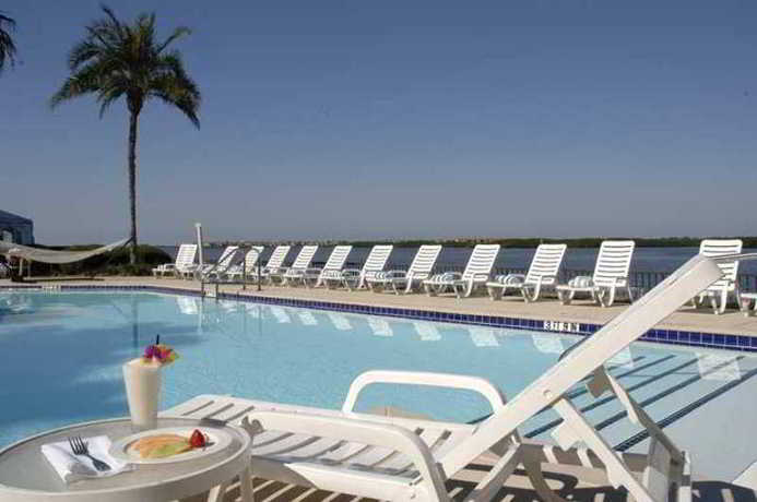 Imagen de la piscina del Hotel DoubleTree by Hilton Tampa Rocky Point Waterfront. Foto 6